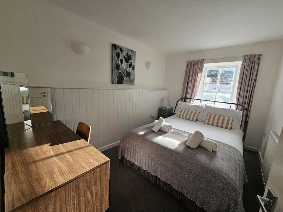 Beautiful And Bright !! Town/Harbour Apartment #1 Penzance Exterior photo